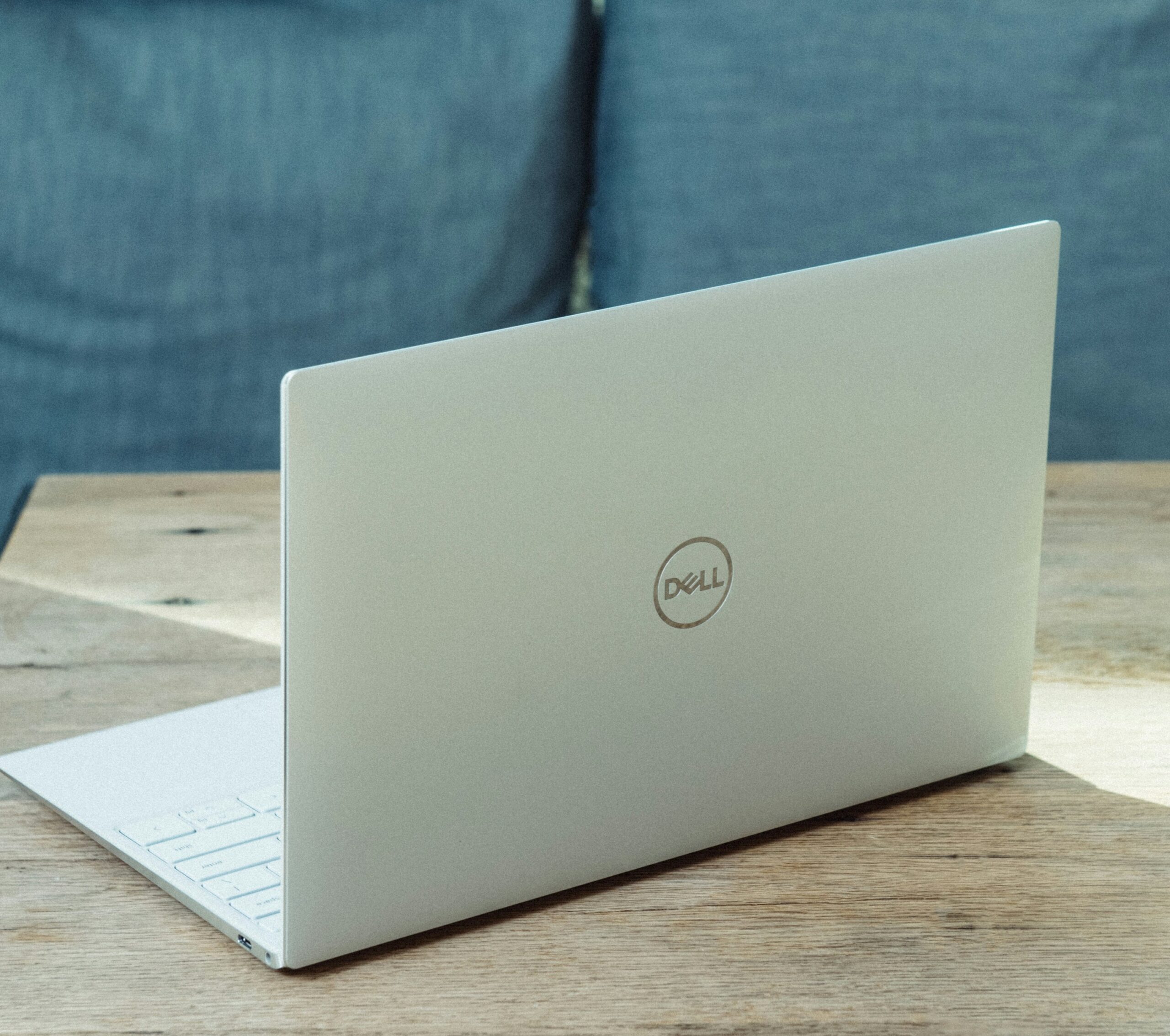 dell-e59Y6vqbL7Y-unsplash